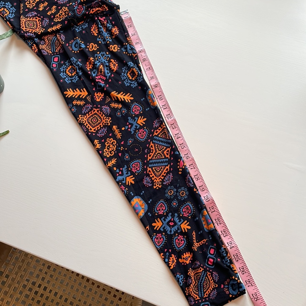 LuLaRoe Tall & Curvy Leggings - Picture 4 of 4
